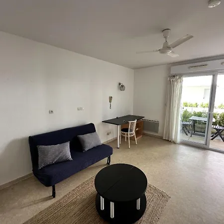 With Swimming Pool Apartment *