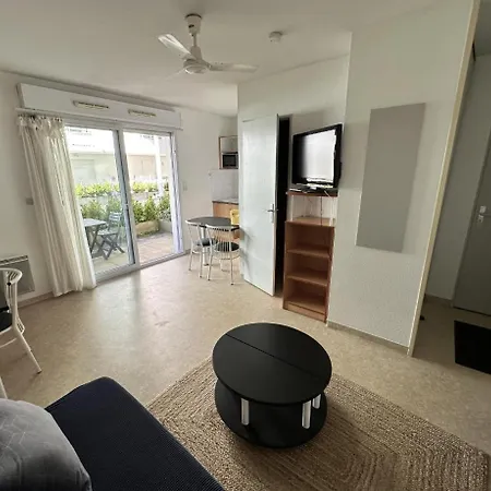 Apartmán With Swimming Pool