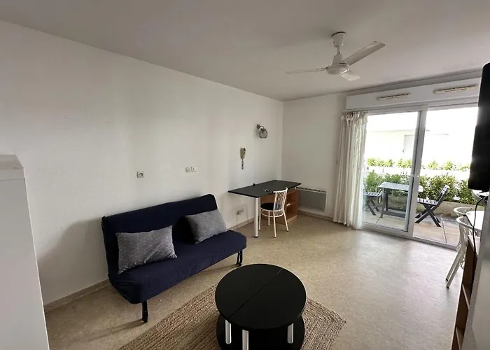 With Swimming Pool Apartment *